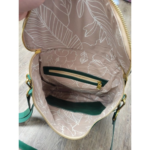 Sseko Designs Genuine Leather Green Crescent Convertible Crossbody Backpack Purs - Picture 9 of 9